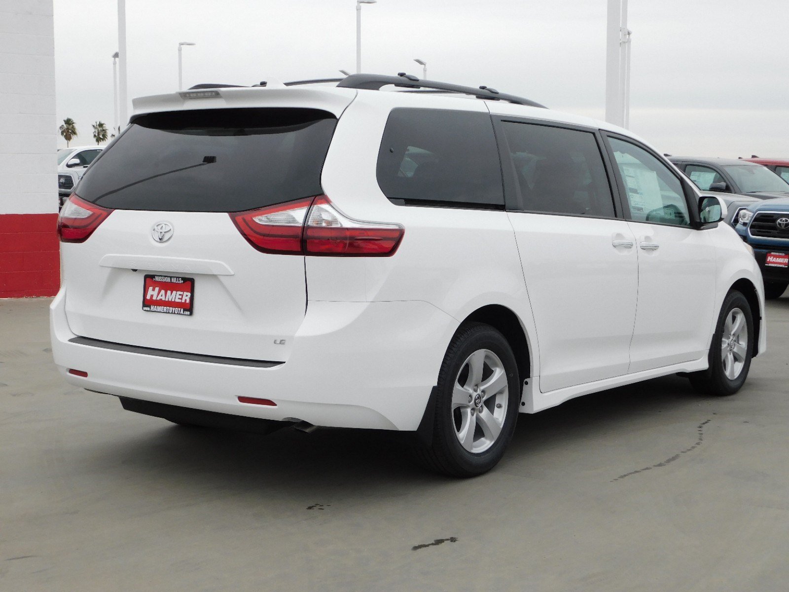 Toyota sienna 2019 размеры